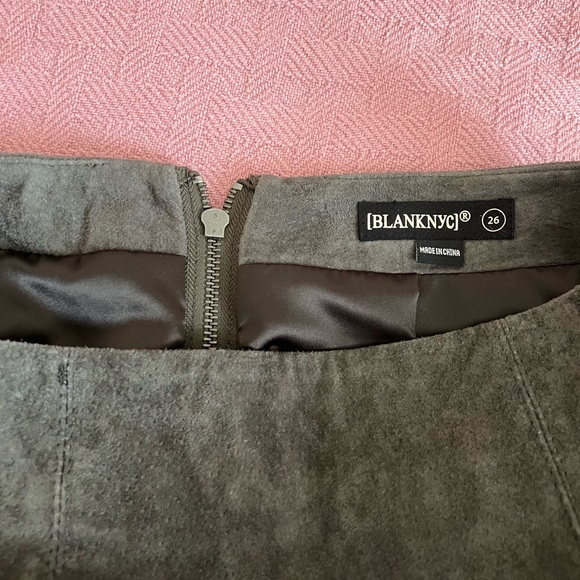 *REAL SUEDE* BlankNYC mini skirt with slit and zipper - Picture 3 of 4